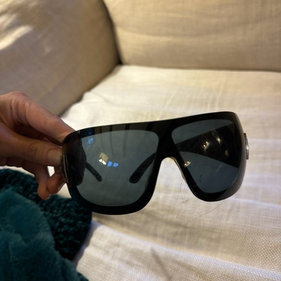 Chanel Shield glasses- these are worn and have scratches on the screen - Picture 3 of 5